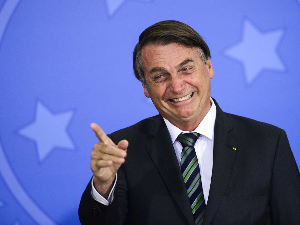 Bolsonaro mira 2022 e suas bases com decreto visto como ilegal para limitar retirada de posts de redes sociais